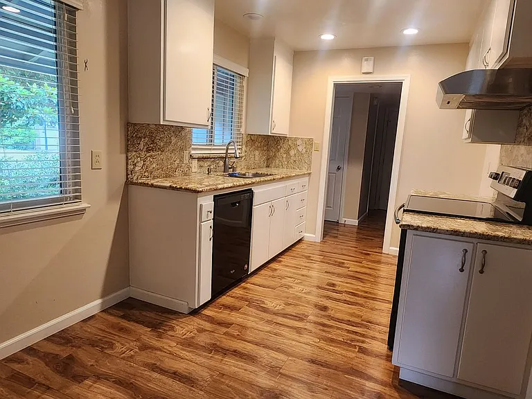 1117 Lancaster Way — Photo 12