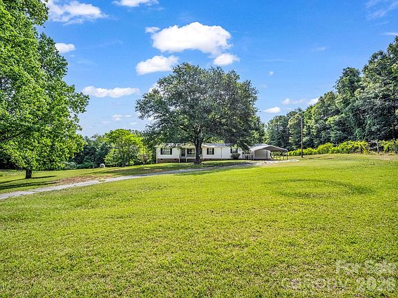 3rd image of 141 Hicks Grove Rd