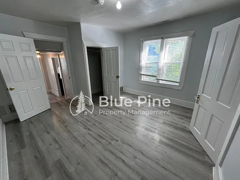 252 N Shilling Ave #4 — Photo 11