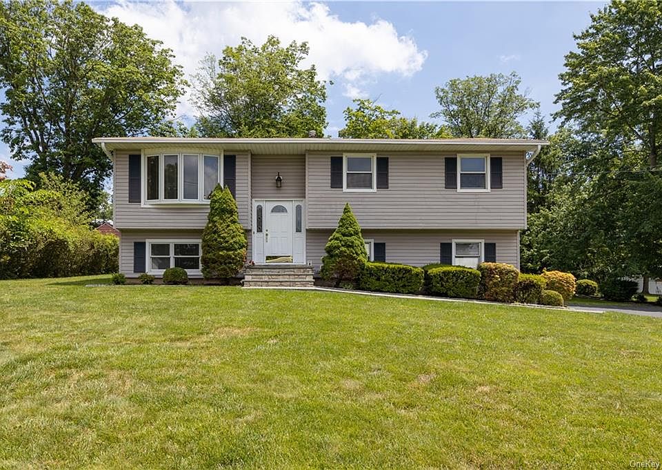 1st image of 46 Beechwood Dr