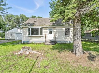 5660 Elmhurst Ave N, Crystal, MN 55428