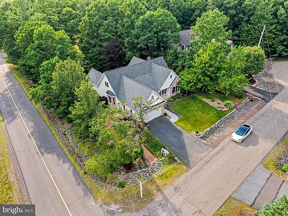 4th image of 1 Pinewood Cir