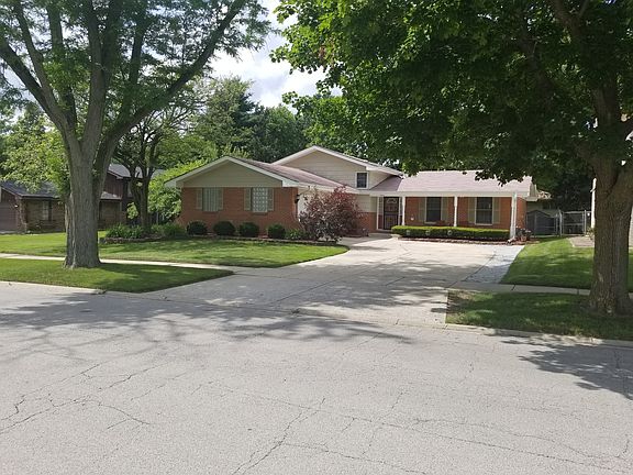 3rd image of 4326 Oakwood Ln