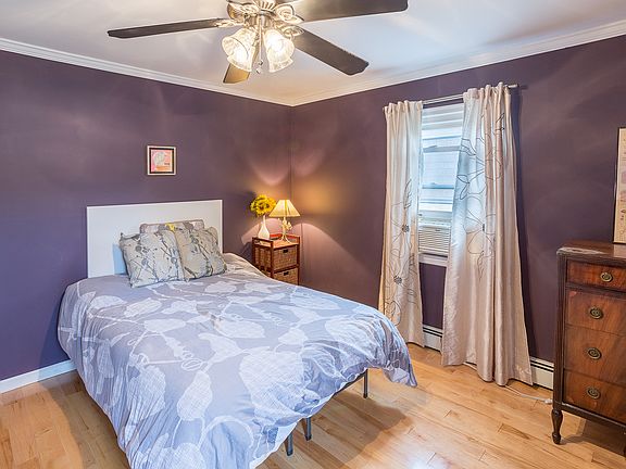 5th image of 124 Olcott Ave