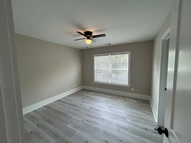 2510A Senate St — Photo 16