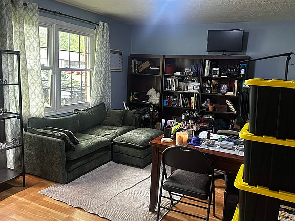 4th image of 1604 Tam O Shanter Ln