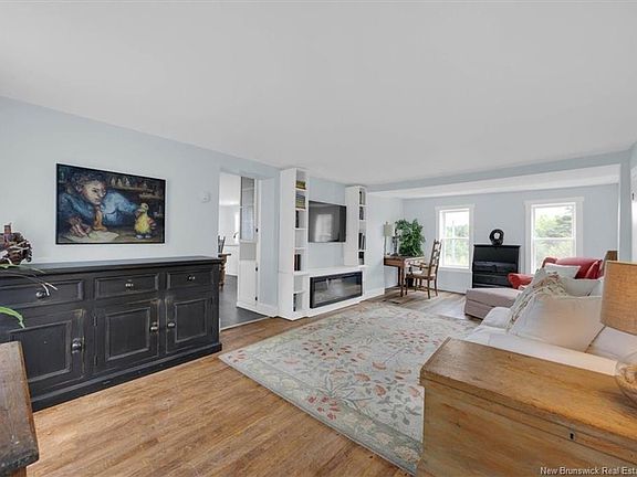4th image of 9 Shore Rd