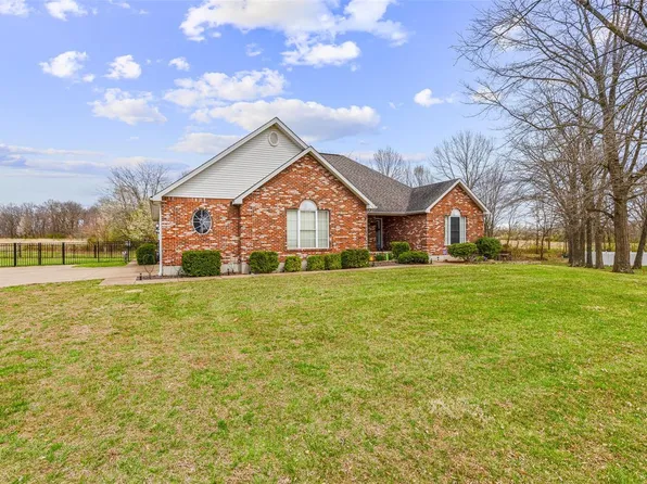 717 Valley Brook Dr, Farmington, MO 63640