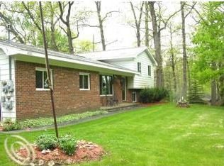 2620 Flint Blvd, Ortonville, MI 48462