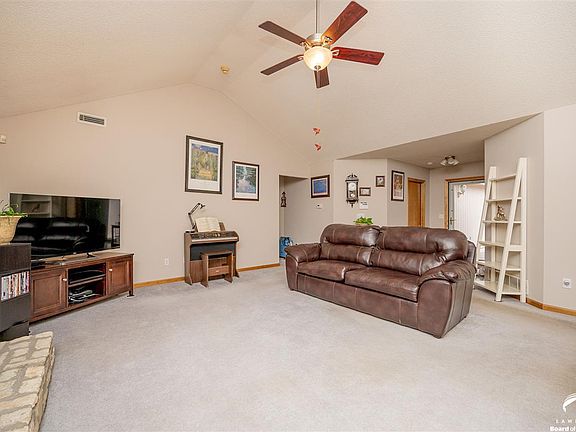 4th image of 2720 Ann Ct