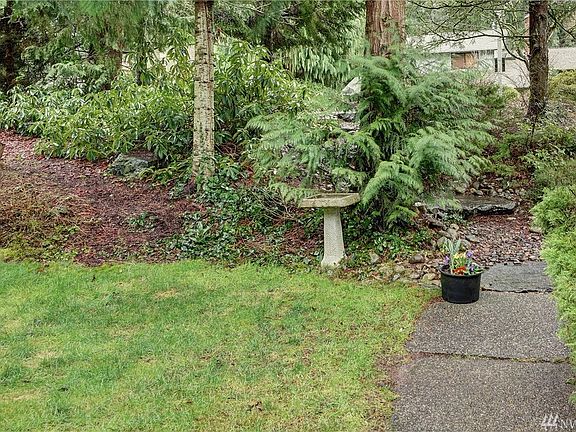 3rd image of 2505 32nd Ave SE