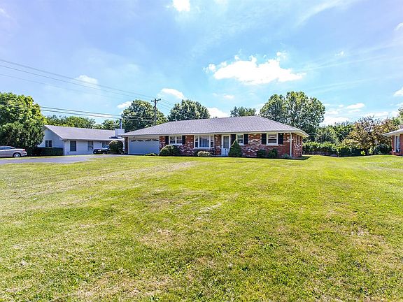 2nd image of 3132 Hyde Park Dr