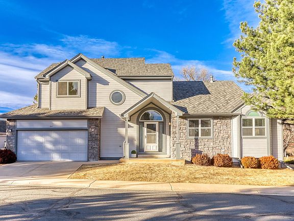 2nd image of 301 Fairfield Ln