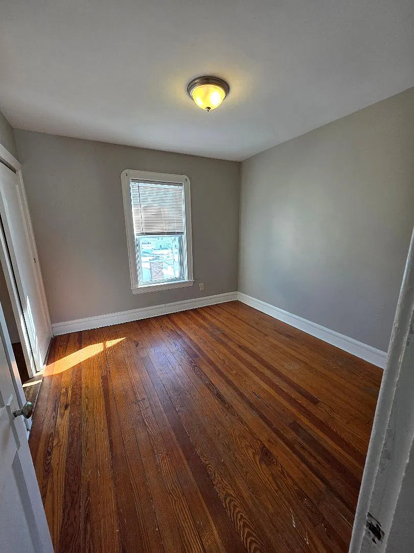 2 bed, 1000 sqft, $1,400 — Photo 2