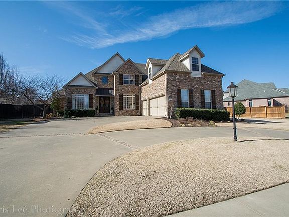 2nd image of 2685 N Candlewood Dr