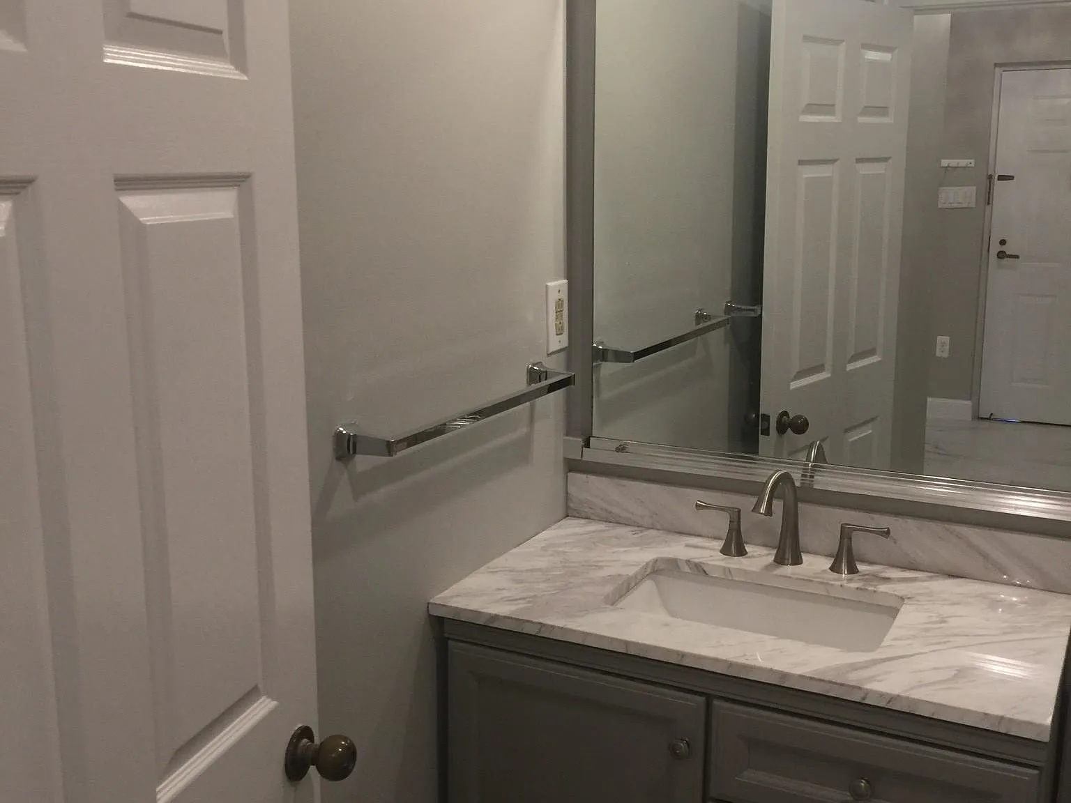 1 bed, 1.0 bath, 800 sqft, $3,950 — Photo 4