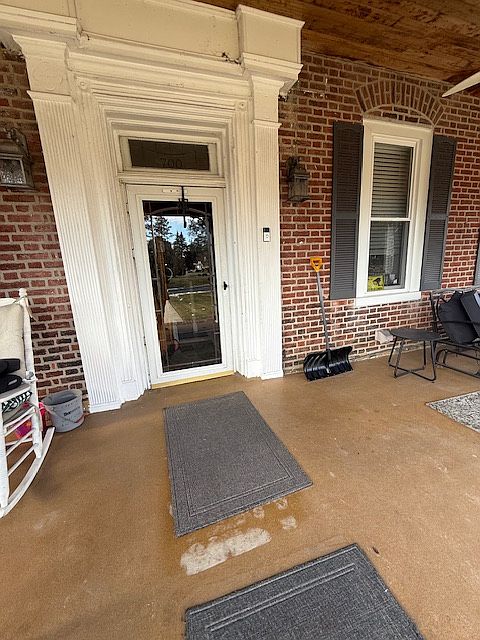 Entrance to Apartment house