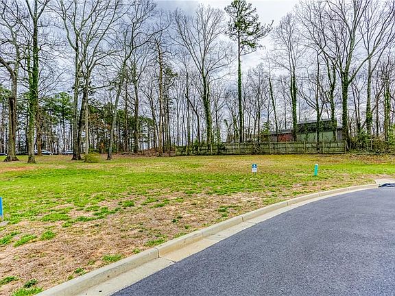 2nd image of 2278 Pan Am Ln