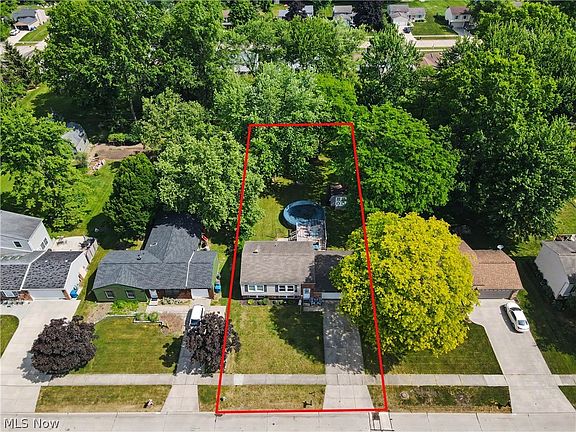 4th image of 26930 Southwood Ln