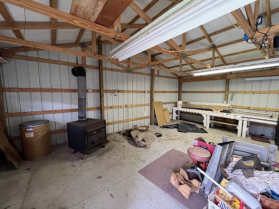4th image of 300 E Main St