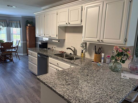 3rd image of 14 Nevada Ln