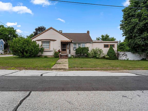 4th image of 75 Dickey Street