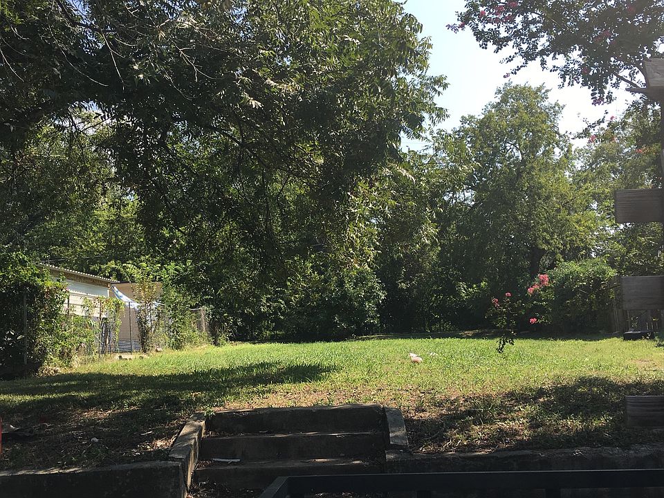 2nd image of 1028 E Hattie St