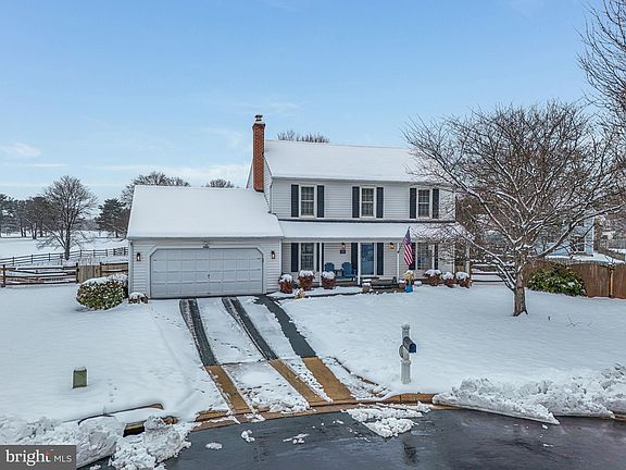 2nd image of 5440 Clubside Ln