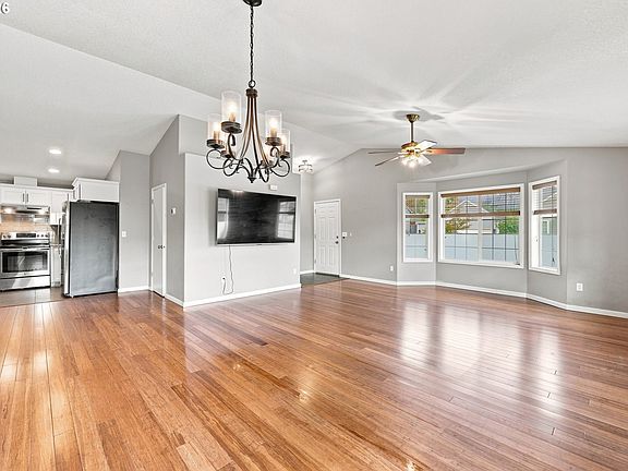 5th image of 6476 SE 33rd Way