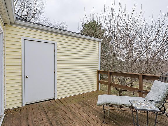 5th image of 1209 Carriage Park Dr
