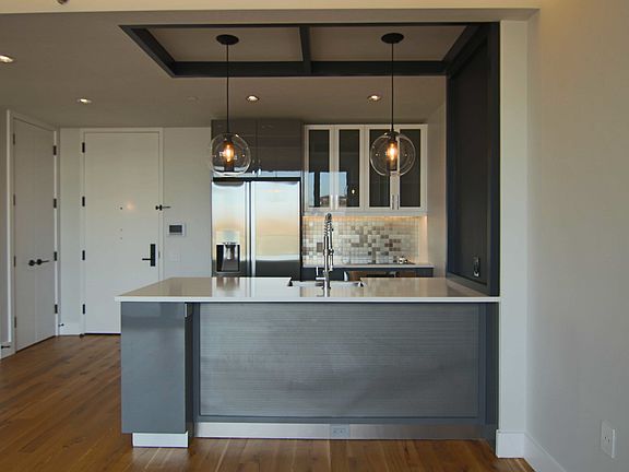 4th image of 670 Pacific St #10W