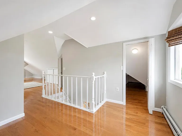 308 Bedell St — Photo 34