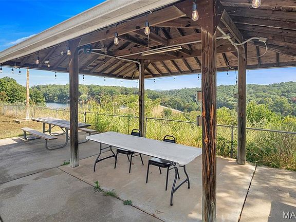 42nd image of 2137 N Lake View Dr
