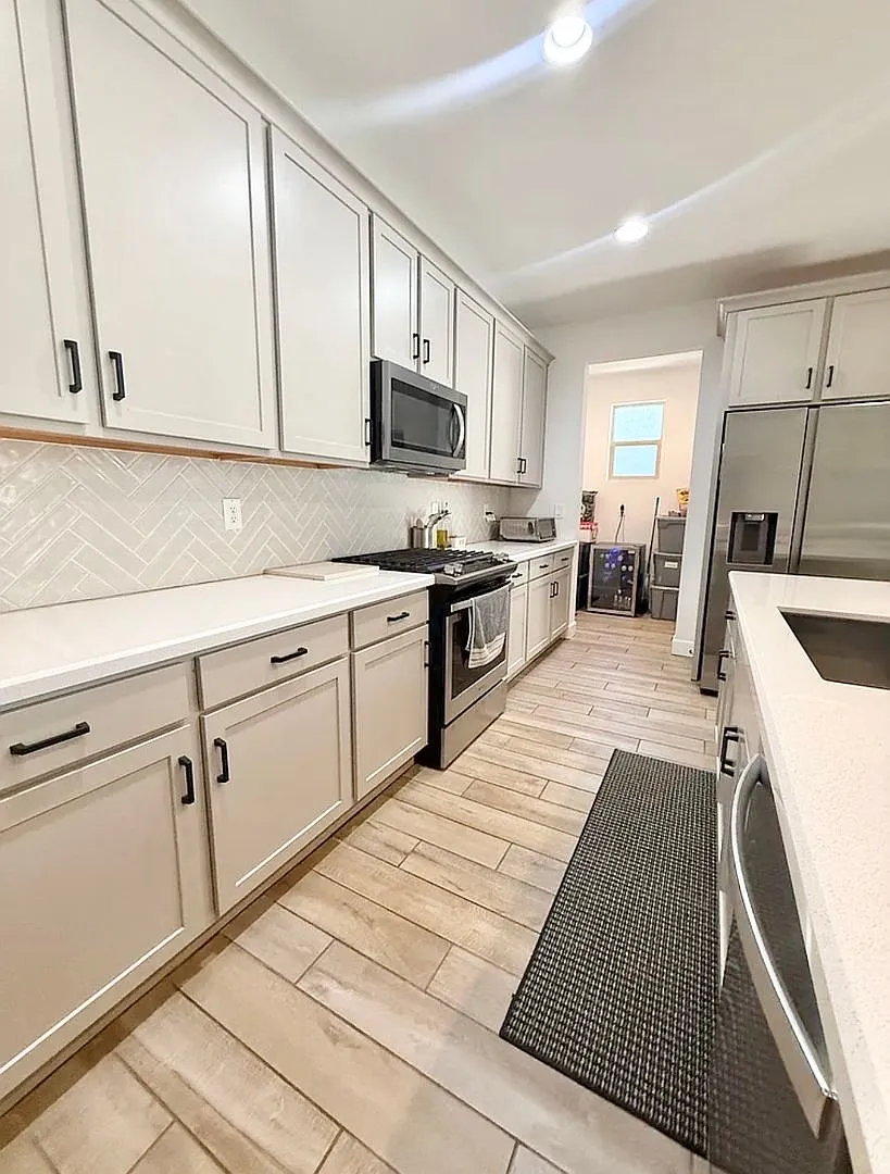 Stunning Single Level 3 Bedroom/2 Bath Home in Estrella! — Photo 4
