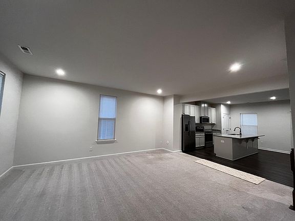 4th image of 2551 Grantham Place Dr