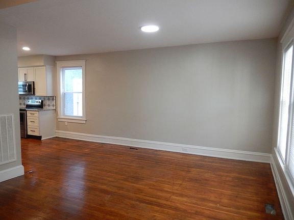 3rd image of 3214 5th Ave