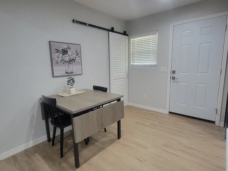 854 E Beverly Ave — Photo 6