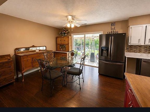 5th image of 2594 Phillips Rd