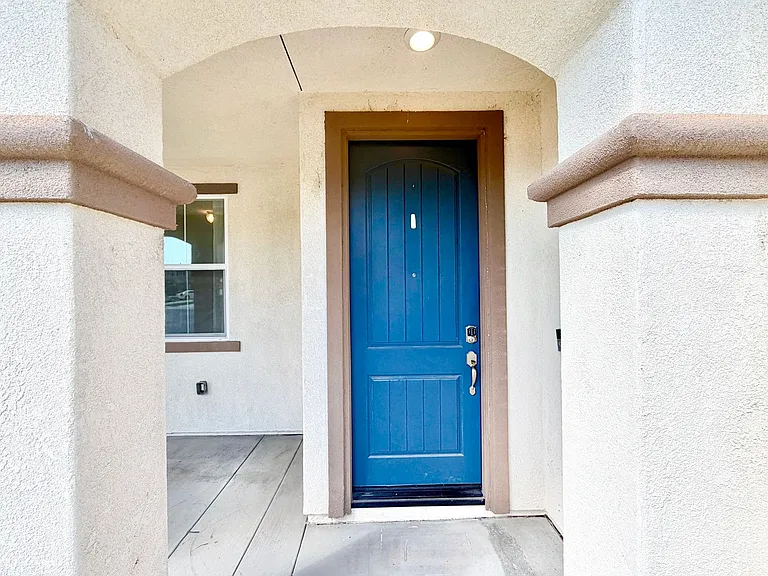 30136 Sutton Ct — Photo 4