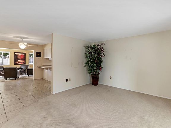 5th image of 10303 W Prairie Hills Cir