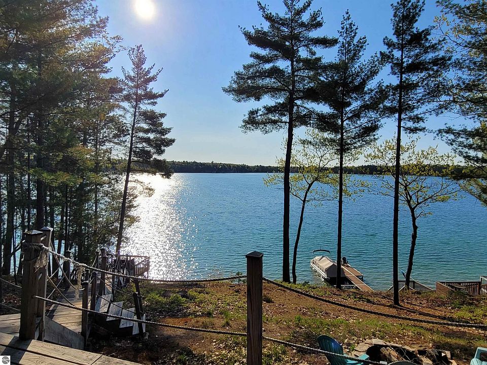 1174 W Bear Lake Rd NE, Kalkaska, MI 49646 | Zillow