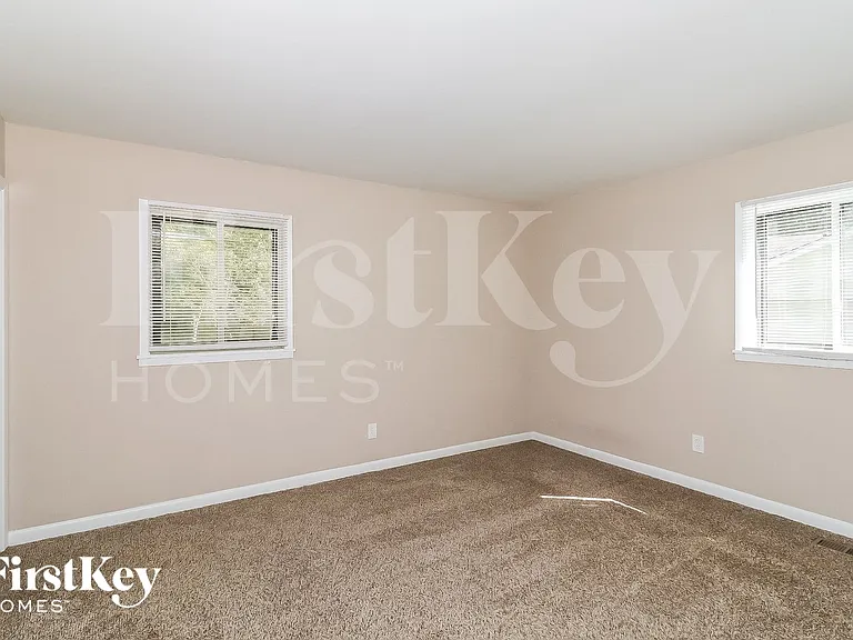 2932 Tiffany Dr SW — Photo 9