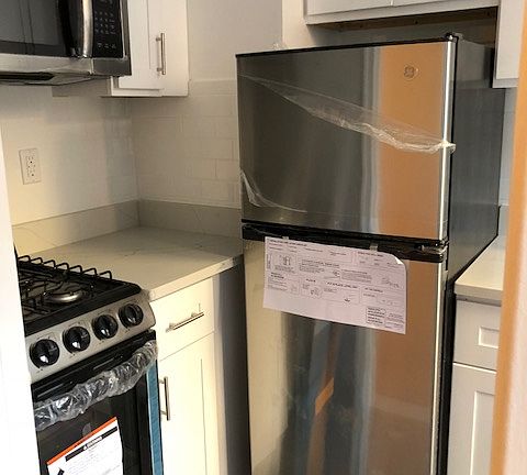 3rd image of 200 W 15th St APT 4B