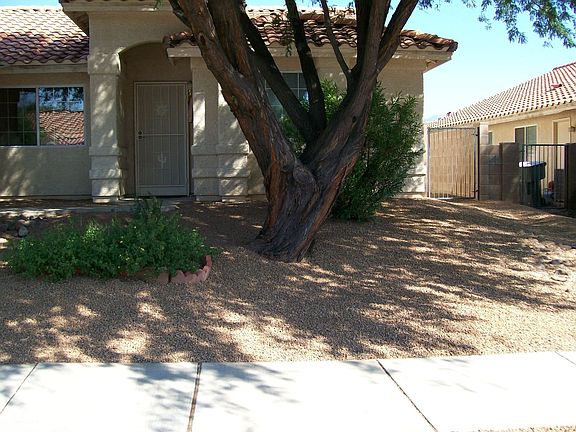 3rd image of 7981 E Waverly St