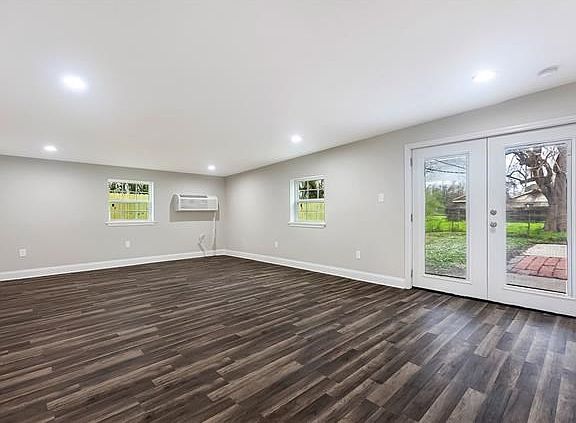 4th image of 501 Norton Ave