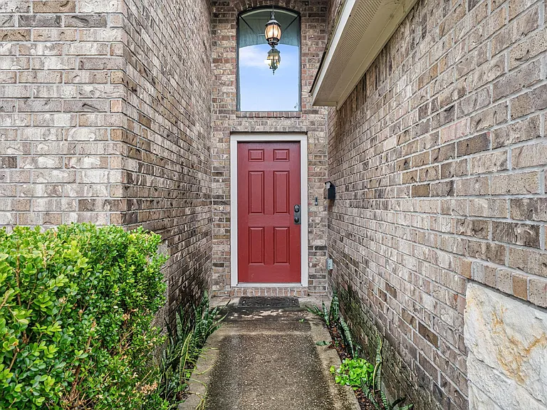 5102 Hardy St — Photo 3