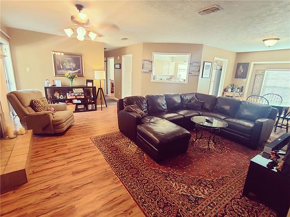 2nd image of 3009 Bluestem Dr