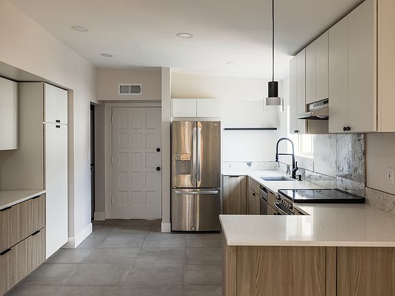 3rd image of 7318 E Mariposa Dr