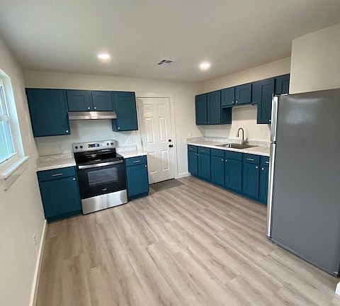 4th image of 1231 E Bryan Ave