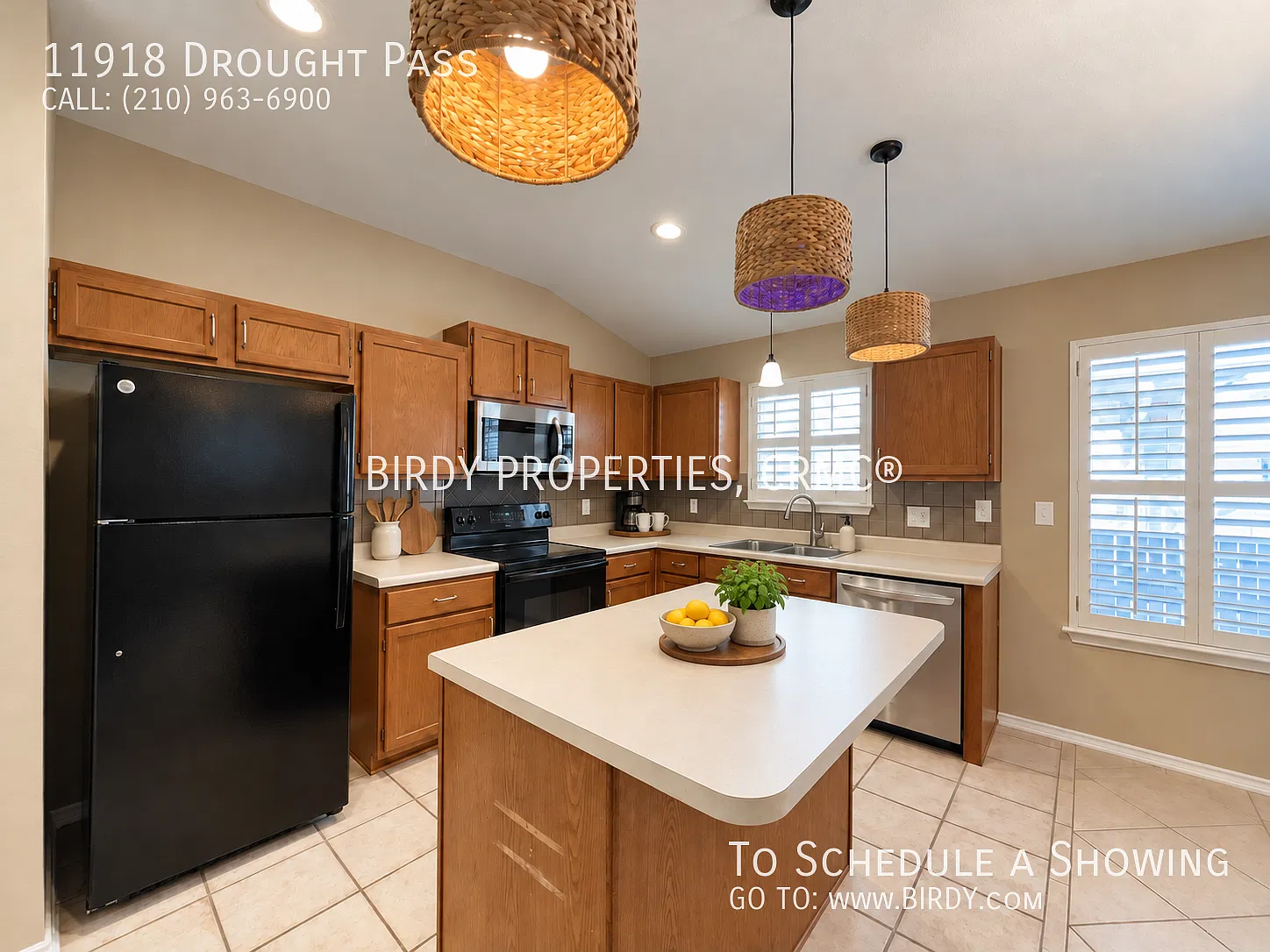 "Charming 3-Bedroom Sanctuary with Fireplace at 11918 Drought Pass, Helotes Spacious 2,136 Sq Ft ... — Photo 4